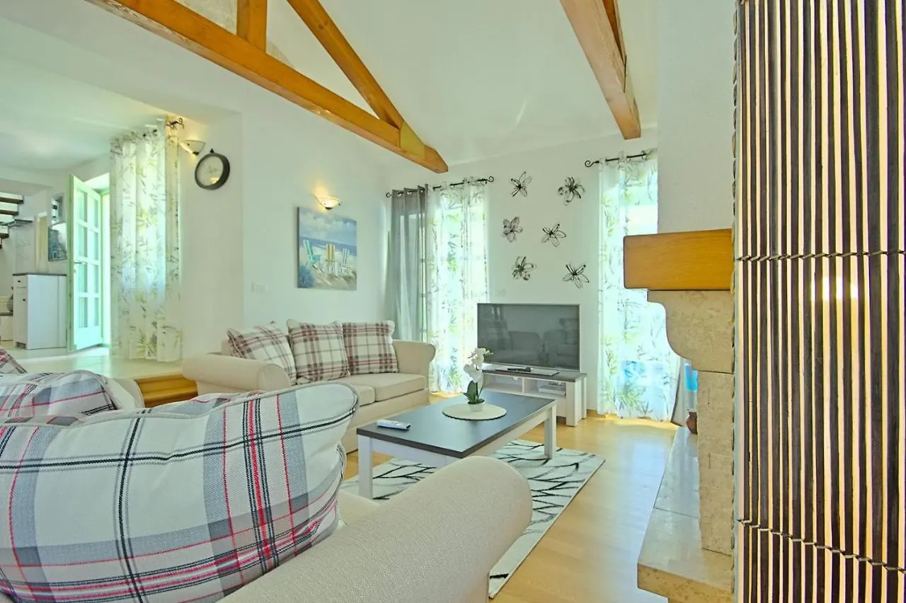 Steinvilla Zelda Liznjan Croatia