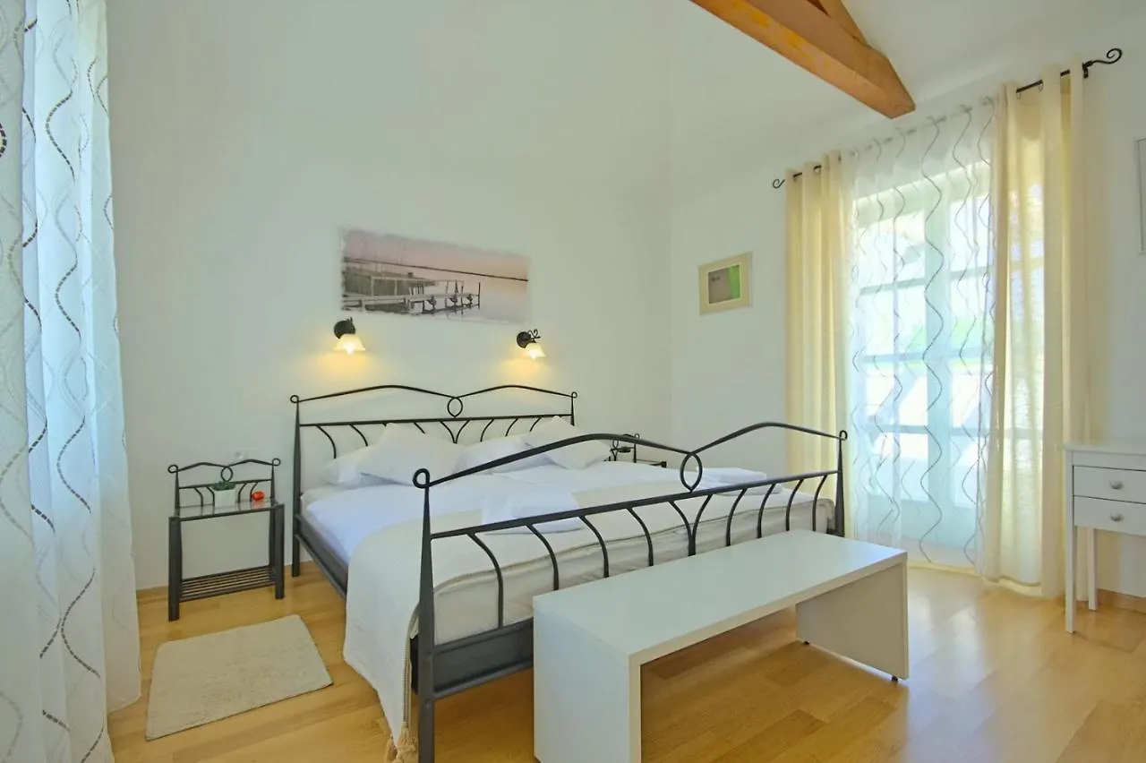 Steinvilla Zelda Liznjan Villa